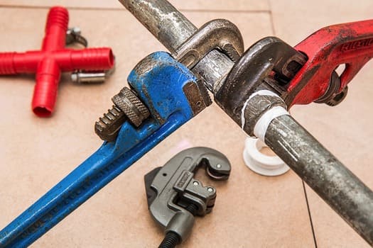constructelle generale du batiment renovation plomberie outils nécessaires au plombier